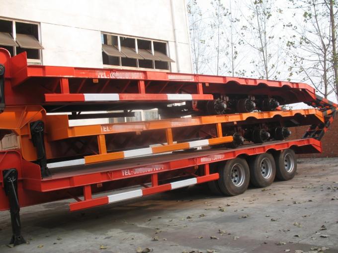 70-Tonnen-niedriger Bett Sattelschlepper mit Dreiachsenbaggeranhänger. niedrige Maschinen des Laders 2 Hand